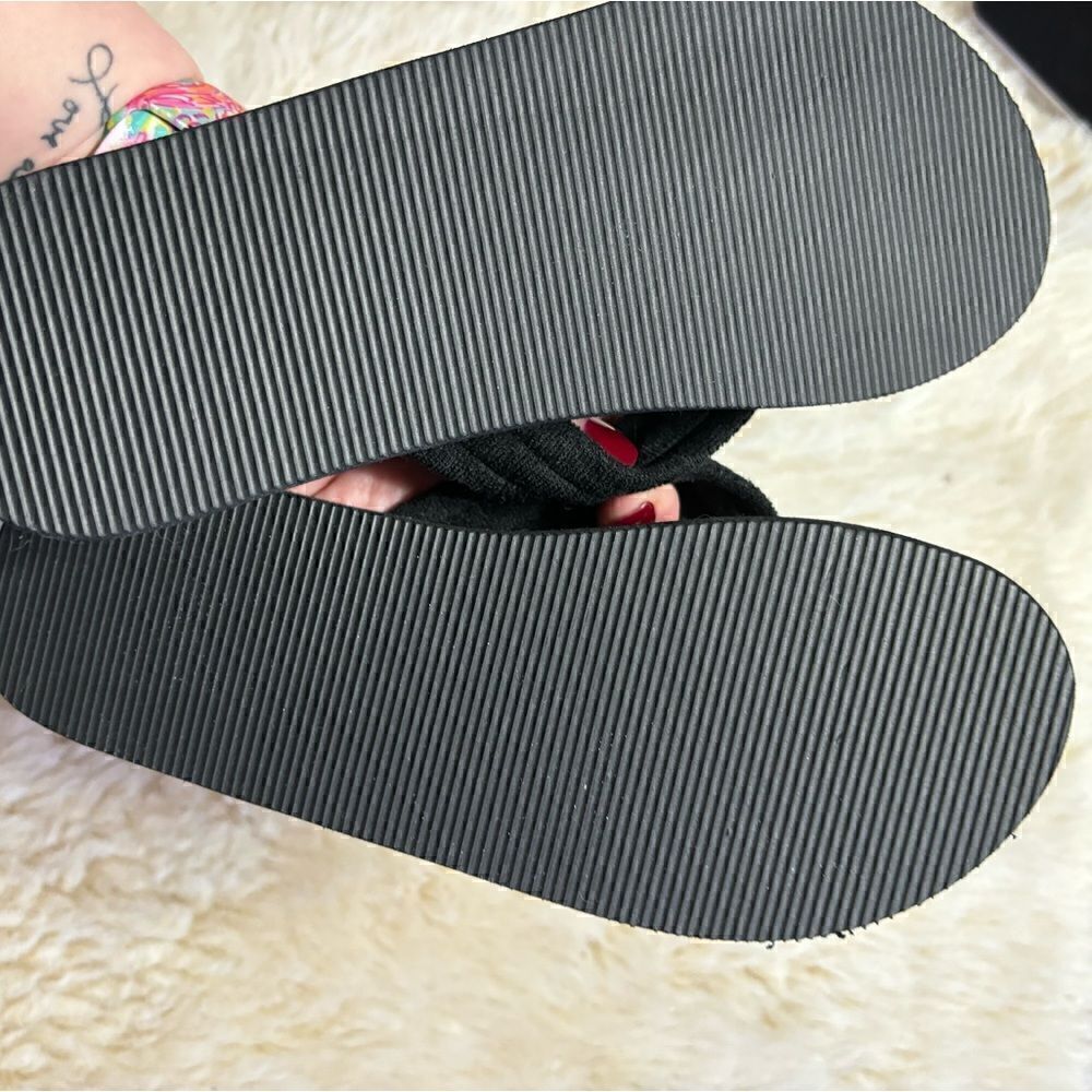 Target Black Sandals size 6 - Picture 3 of 4